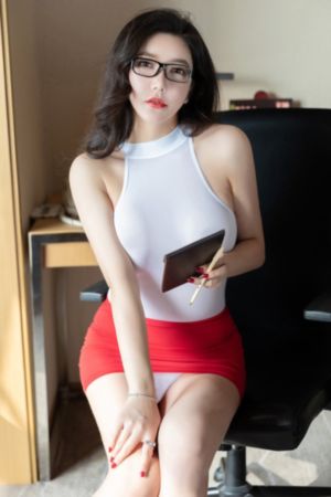 主动打开腿惩罚调教虐乳的视频